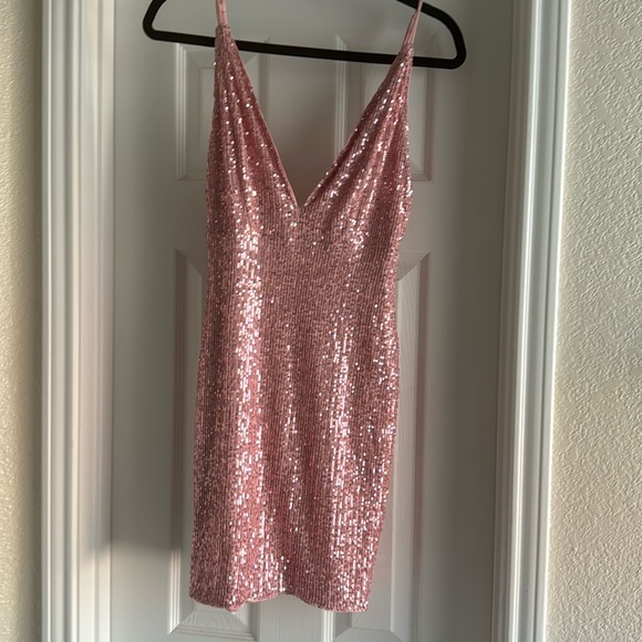 Hello Molly Dresses & Skirts - Hello Molly size 4 pink sequin dress